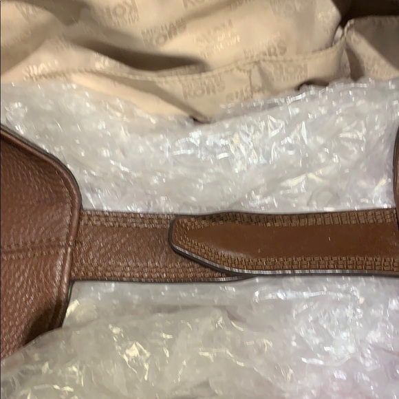 Beautiful Leather Michael Kors Handbag